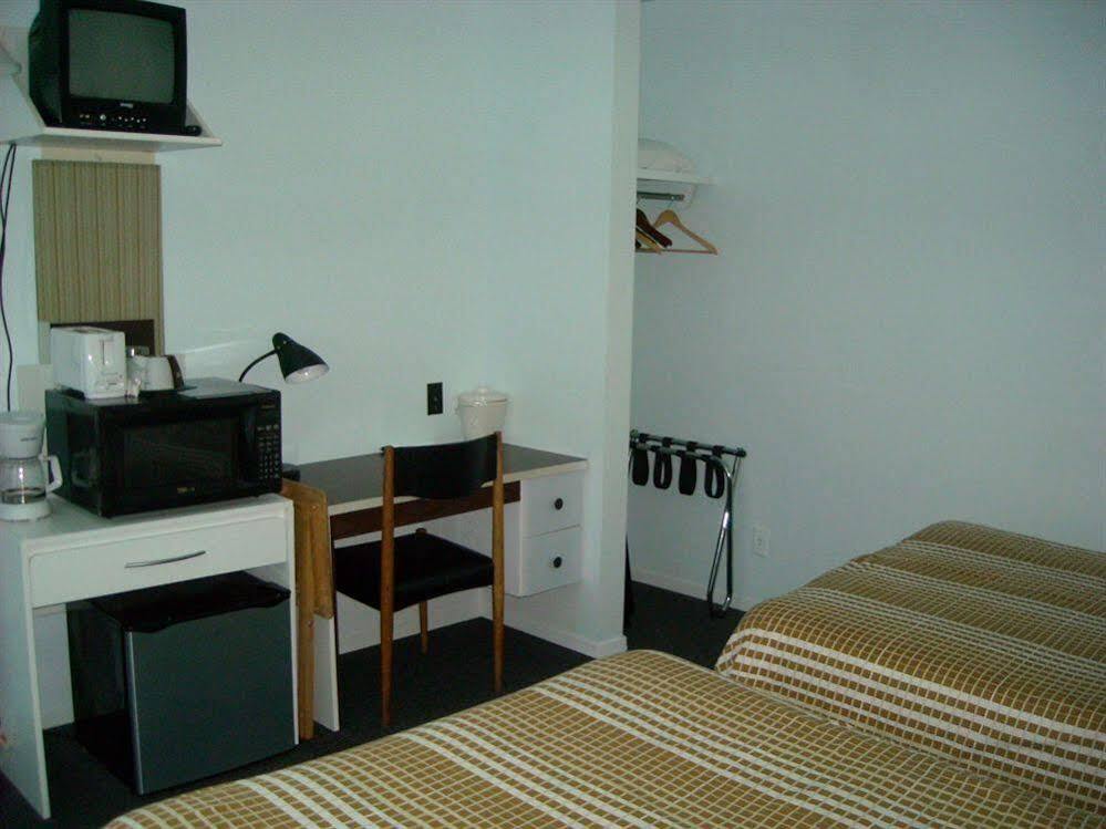 Motel Le Noroit L'Anse-au-Griffon Екстер'єр фото
